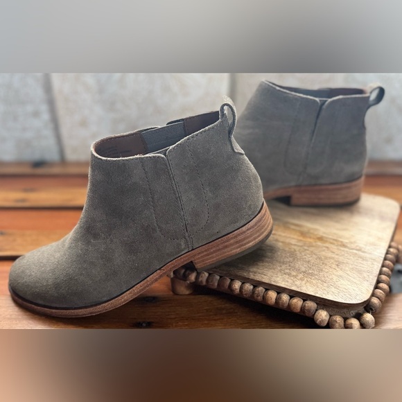 Kork-Ease “Mindo” Suede Chelsea Boots - Picture 8 of 9